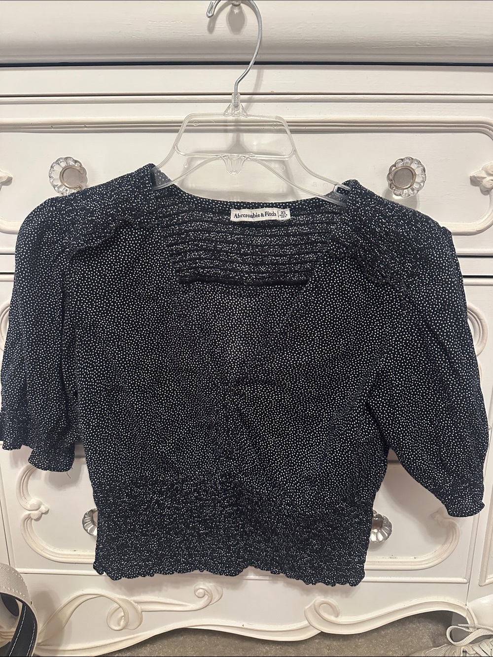 Abercrombie & Fitch Black Microdot Puff-Sleeve Smocked Crop Top
